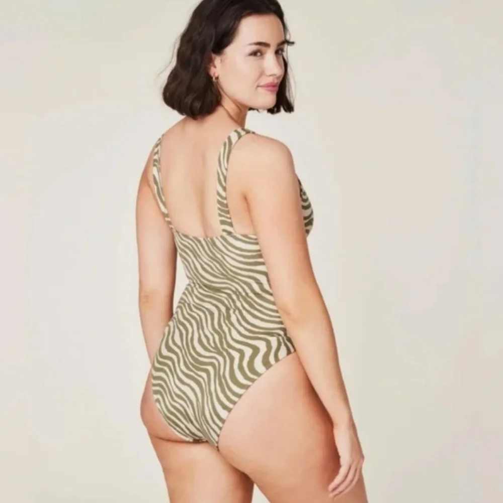 *NWT* Andie The Capri One Piece Swimsuit - Picture 3 of 13